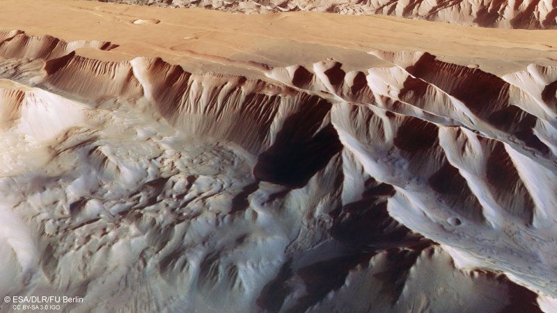Mars: Blick in das Canyon-System der Valles Marineris | ESA/DLR/FU Berlin, CC BY-SA 3.0 IGO-Lizenz, frei verwendbar
