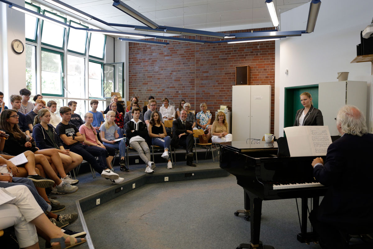 Rhapsody in School mit Donald Runnicles und Annika Schlicht
