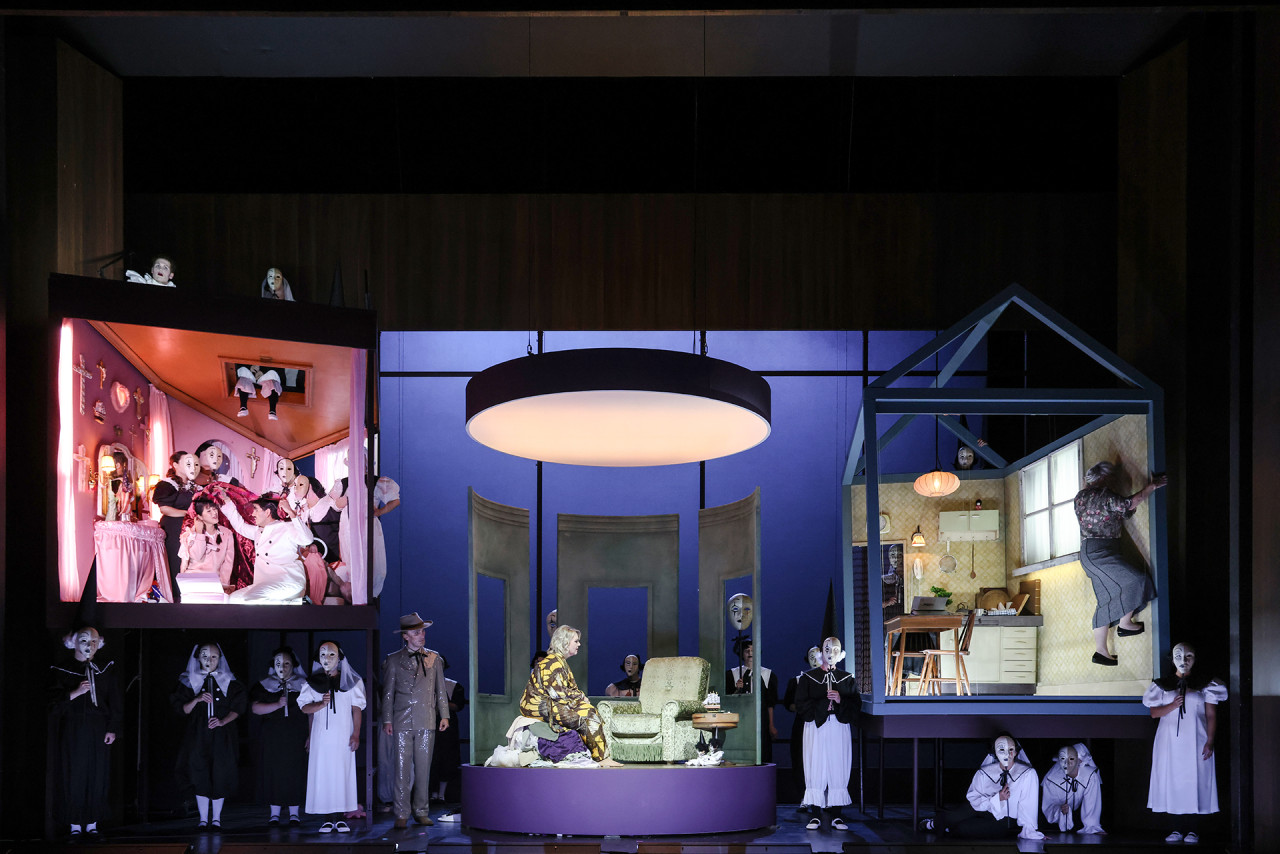 Ish stoli uchun sexy eshak Moynali kiyimlardan porno xotin